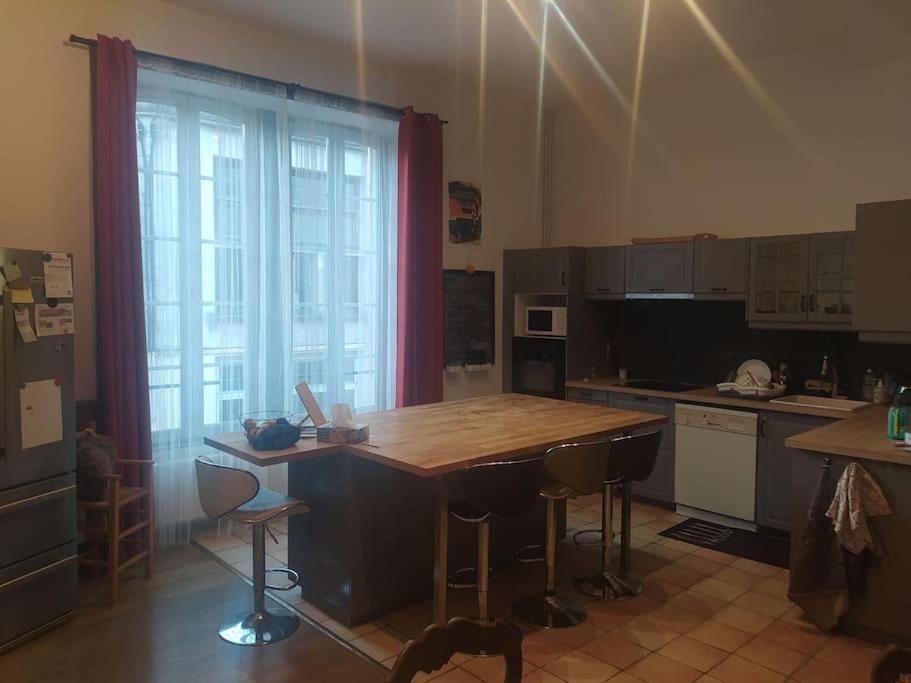 Chambre Dans Appartement De Caractere Dole Exterior photo